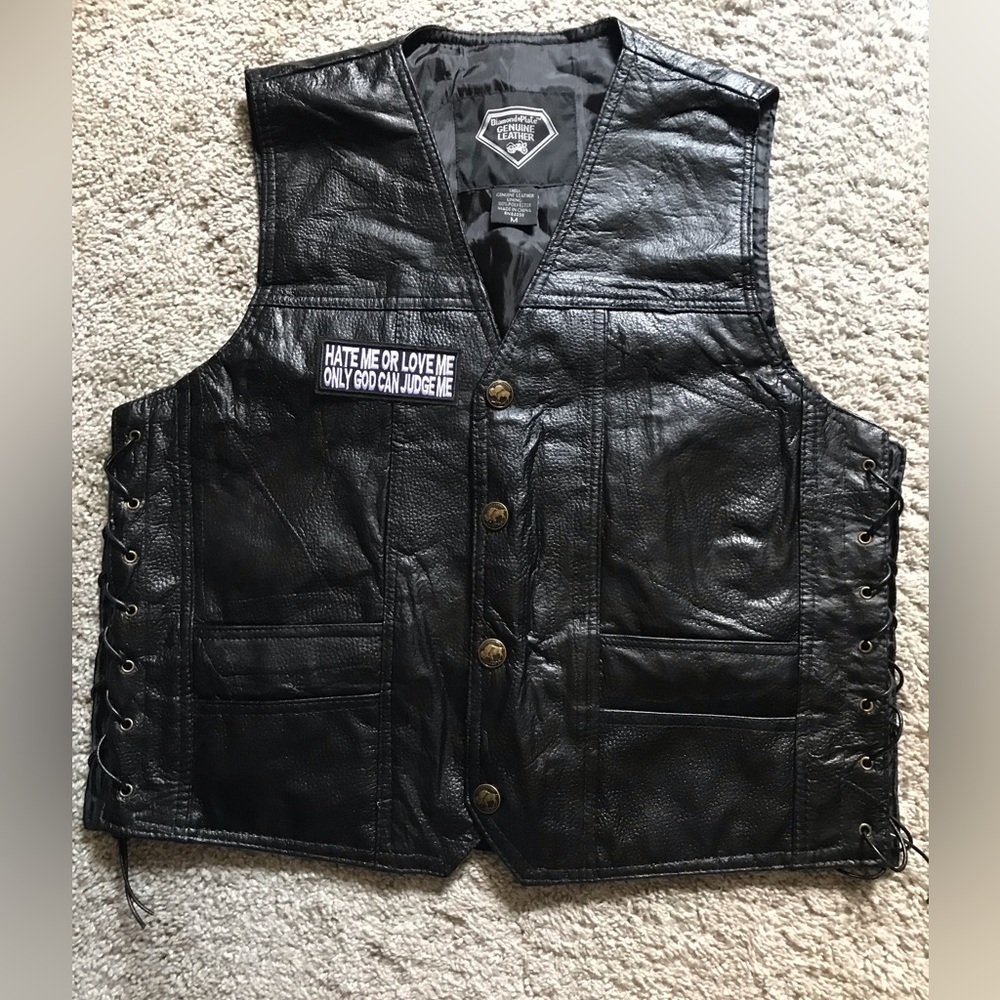 Diamond Plate- genuine leather men’s Biker vest med